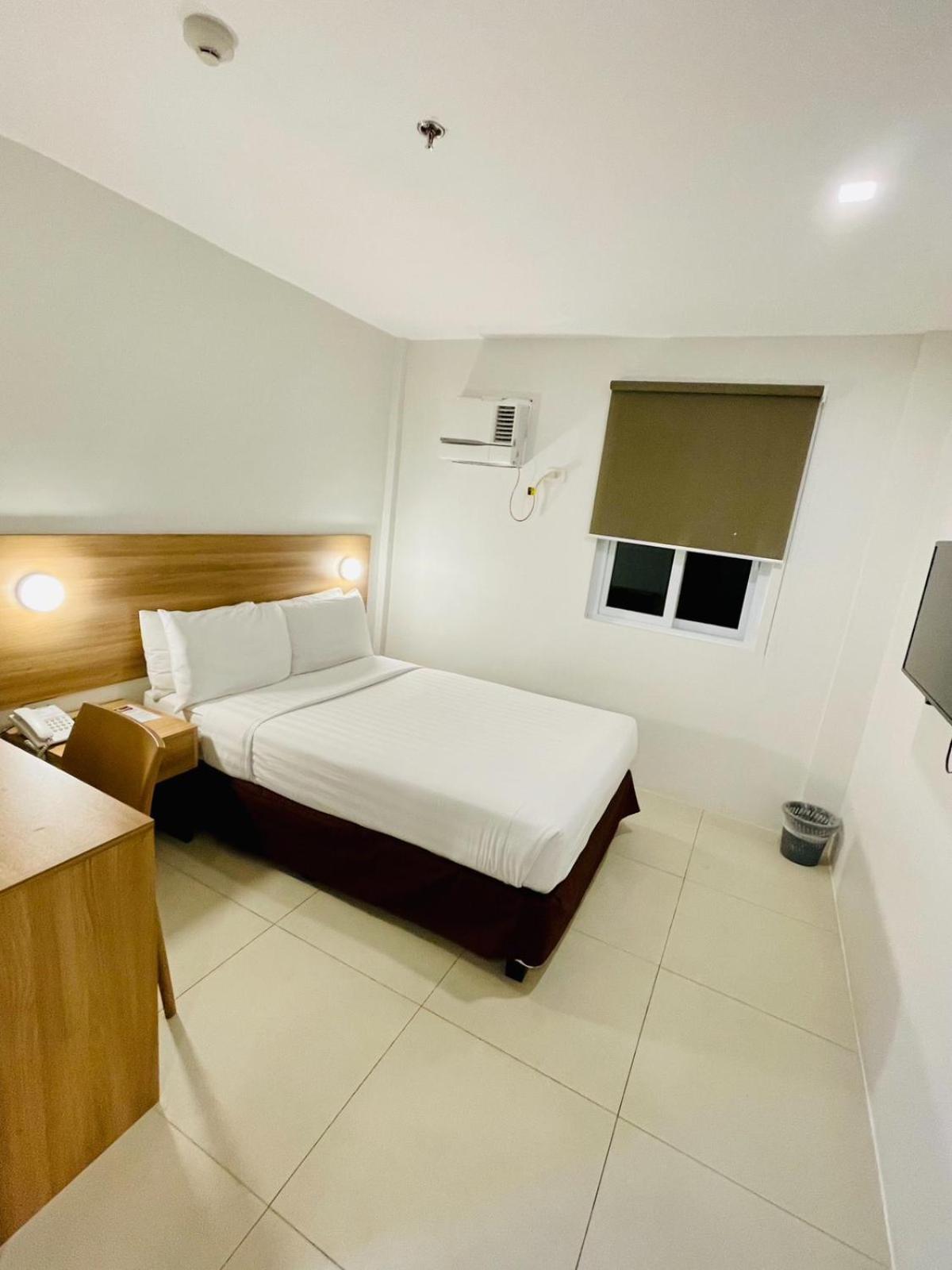 Mango Suites Tuguegarao City Exterior foto